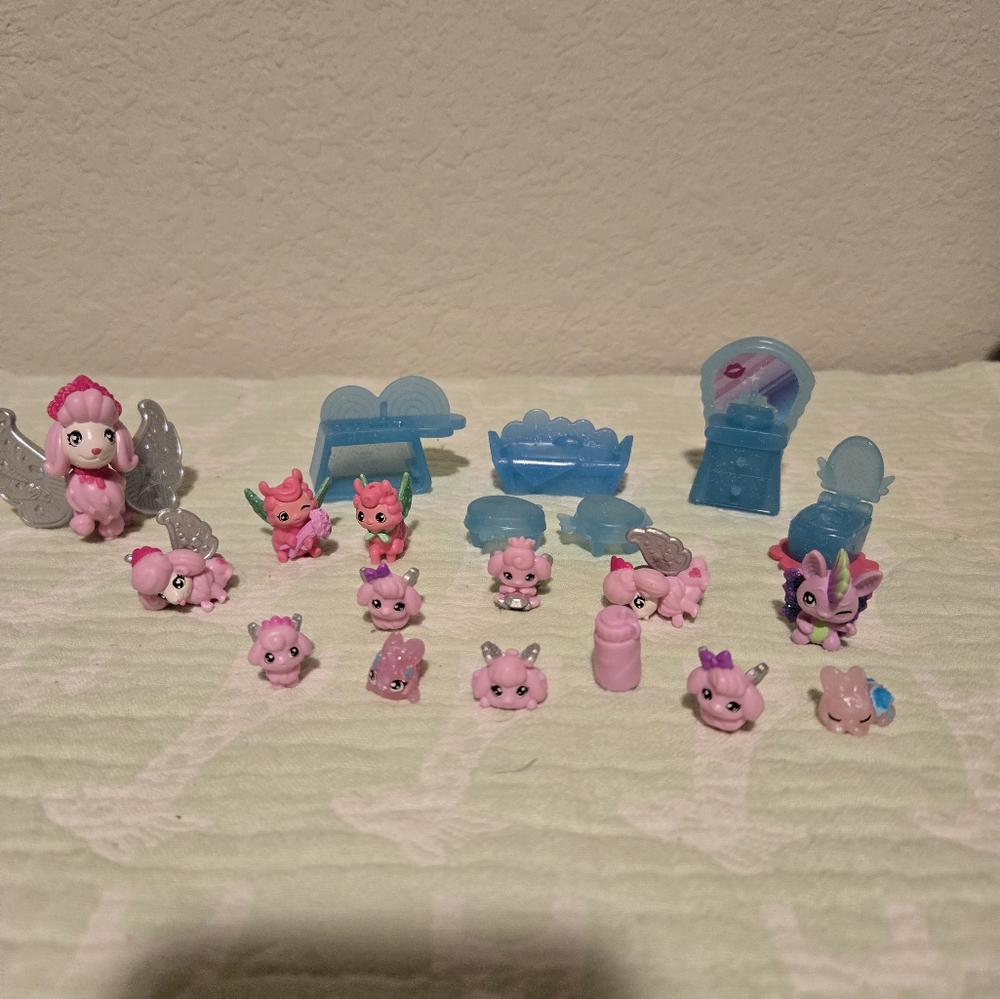 Hatchimals Pink Mini Poodles And Furniture Lot.